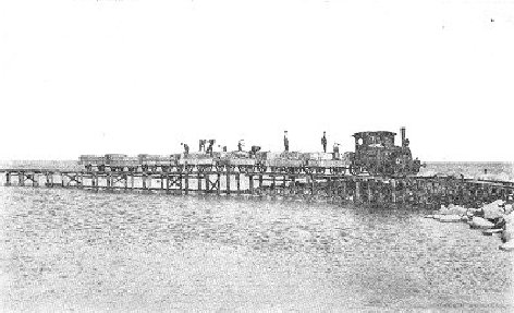 Billede fra anlægningen af Sæby havnebane 1910