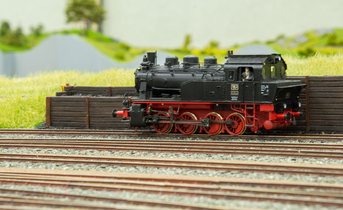 Damplokomotivet DRG 183 i venteposition