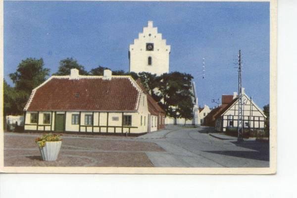 Klostertorvet med det gamle rådhus i forgrunden og kirken i baggrunden