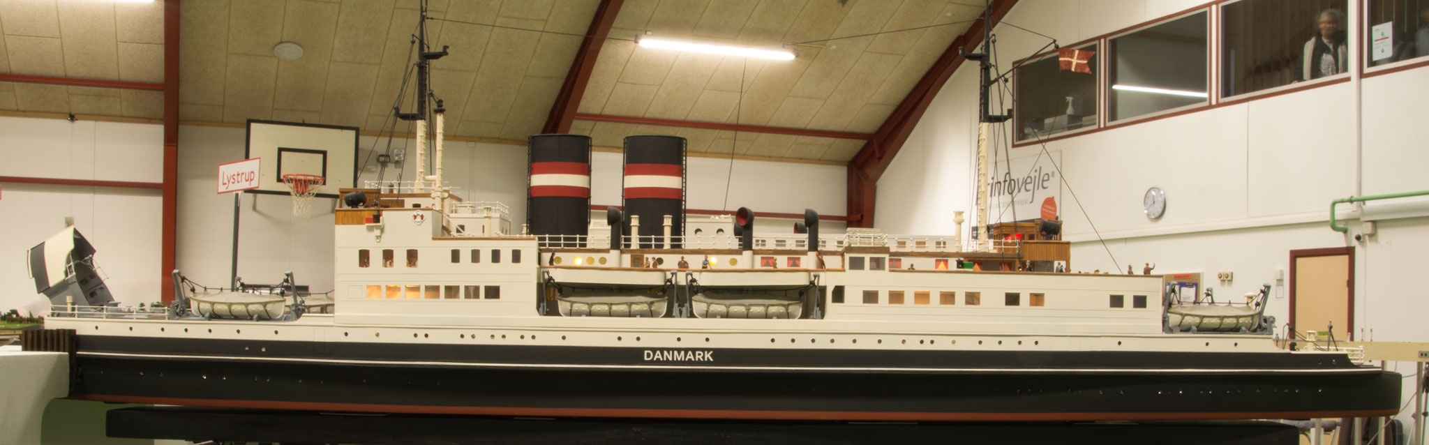 Andreas Lenz&#039; håndbyggede model af færgen S/S Danmark